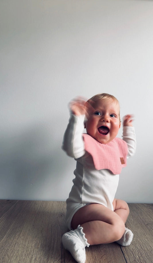 Slinček z valovitim robom - set 3 - bela in roza