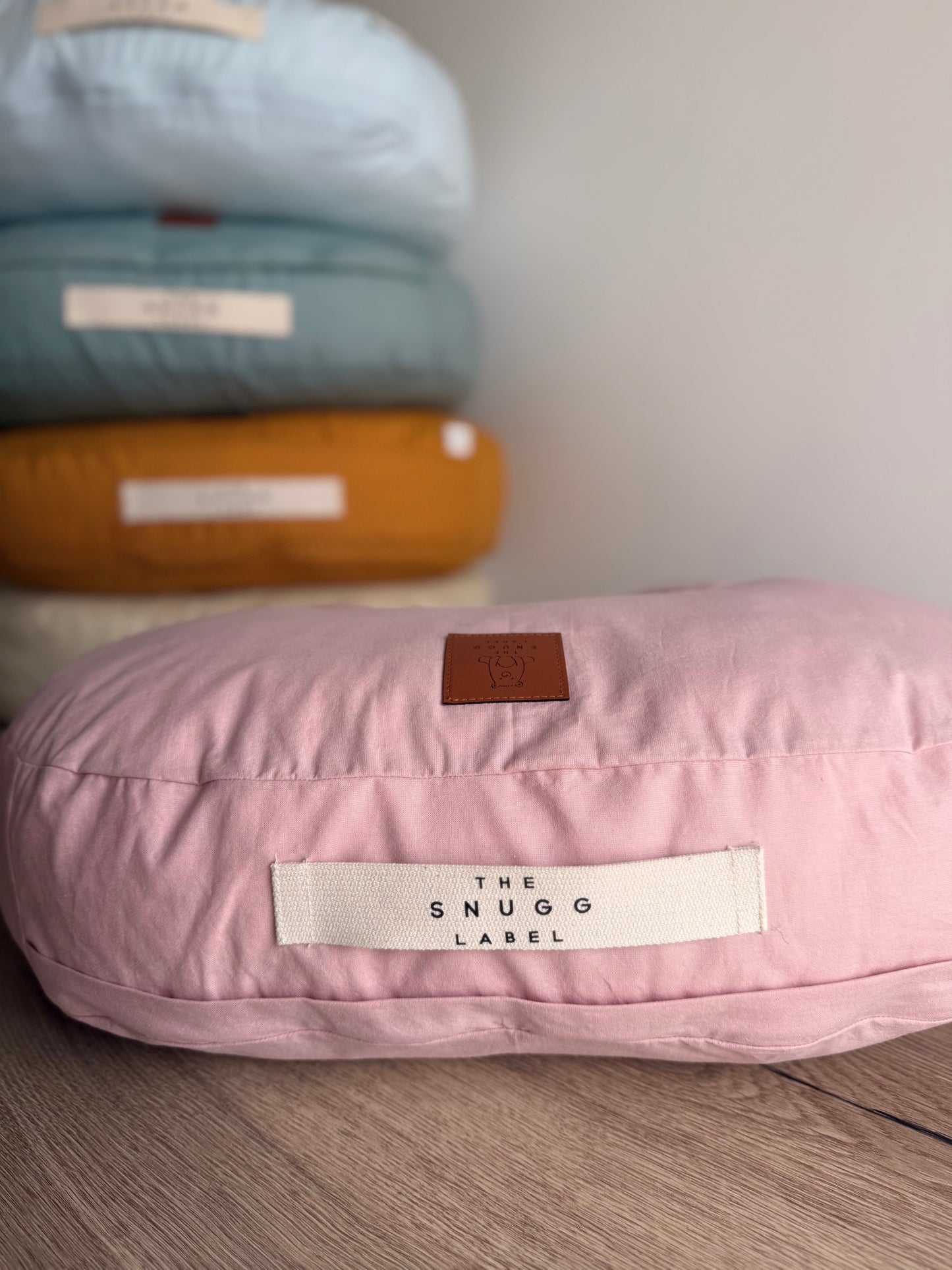 Blazina za dojenje z roza bombažno prevleko