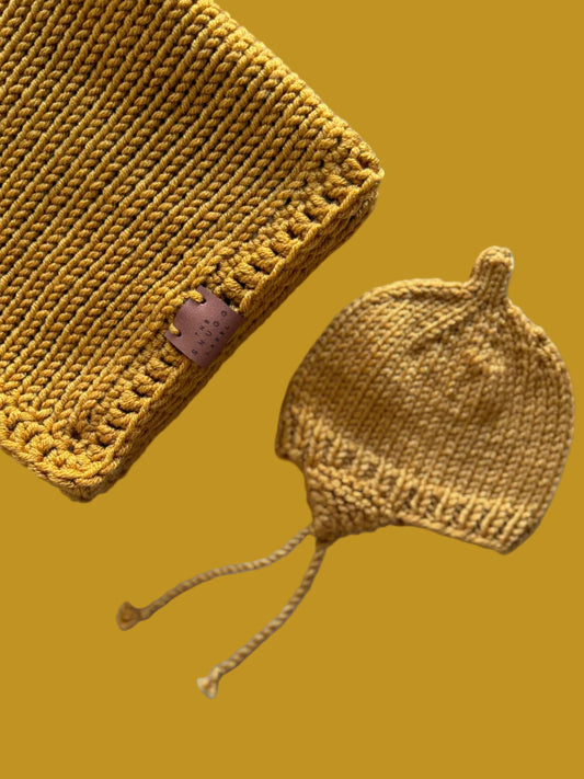 Ročno pleten komplet - oker odejica in kapica