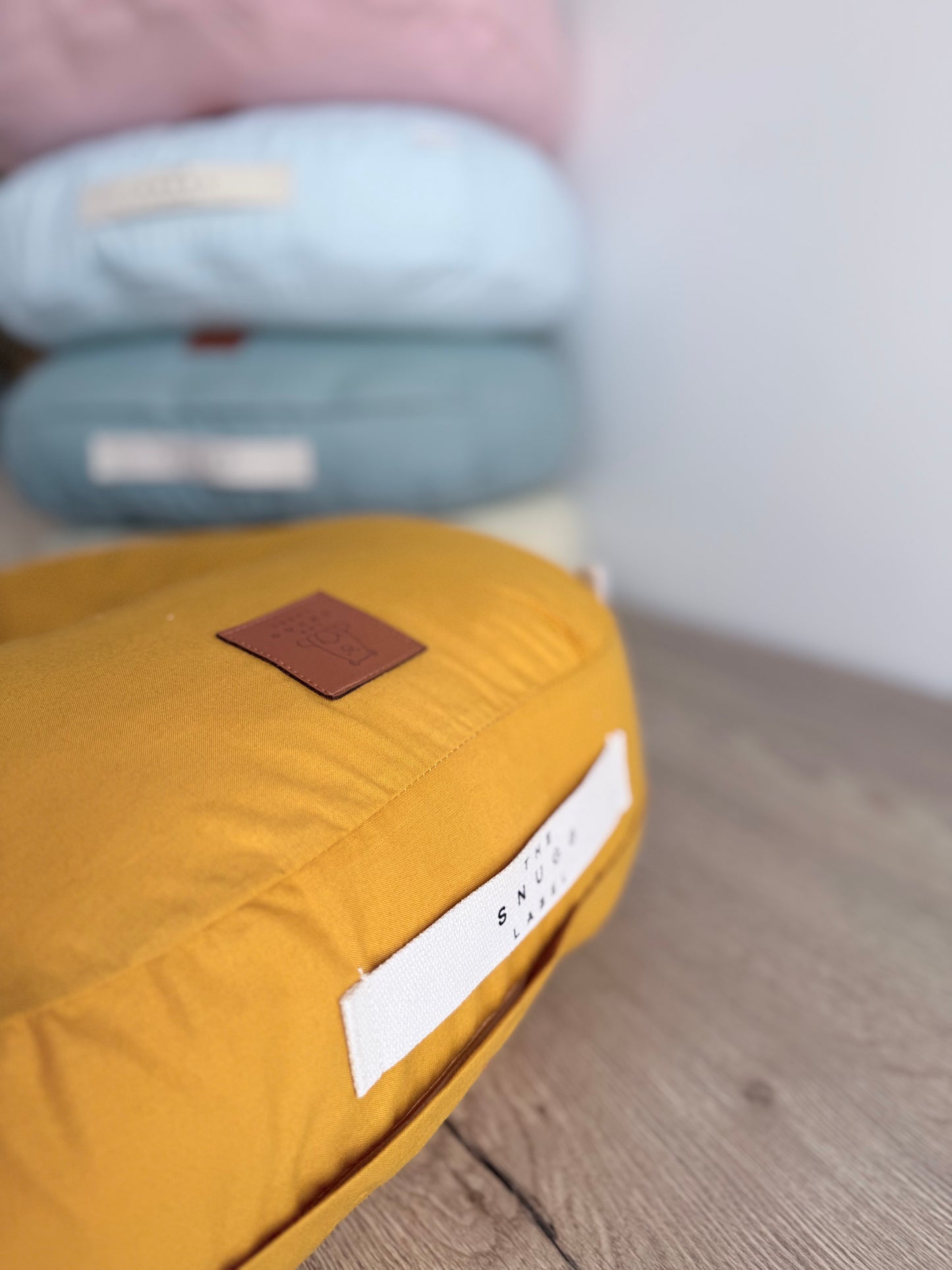 Blazina za dojenje z gorčično rumeno bombažno prevleko